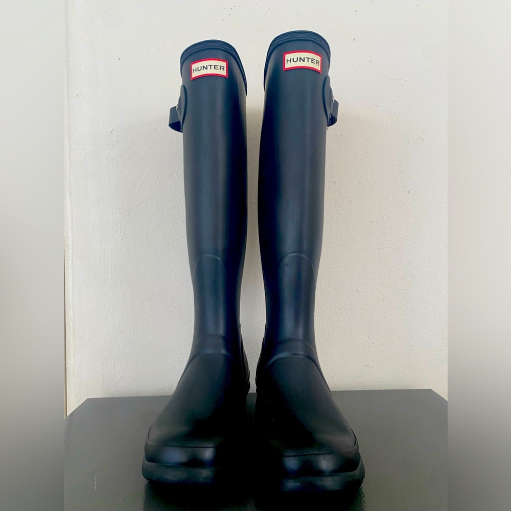 Hunter Women Rain Boots Black EXCELLENT CONDITION. Size 9